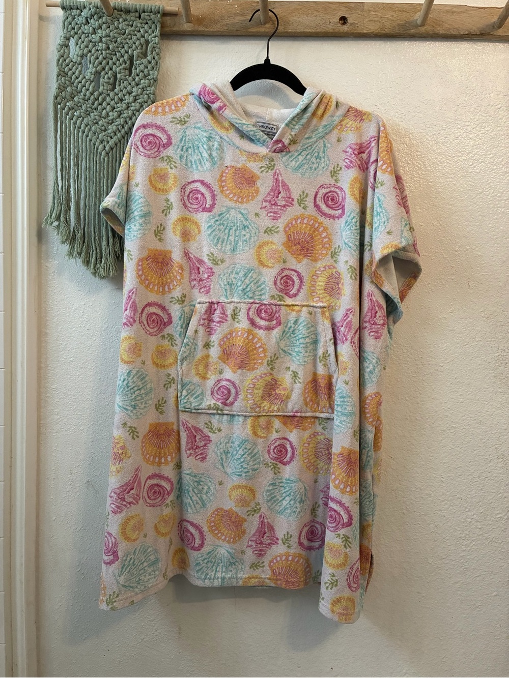 Womenโs Throwzy Cover-up Robe